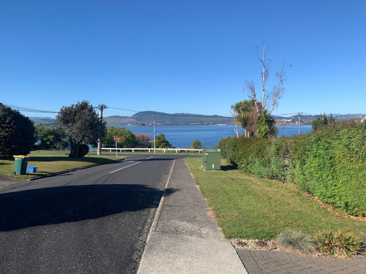 Lake View Family Lodge Up Tp 14 People Rotorua Extérieur photo